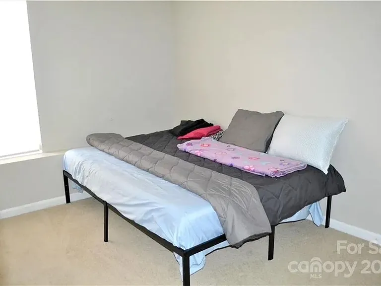 1649 Arlyn Cir #A — Photo 17