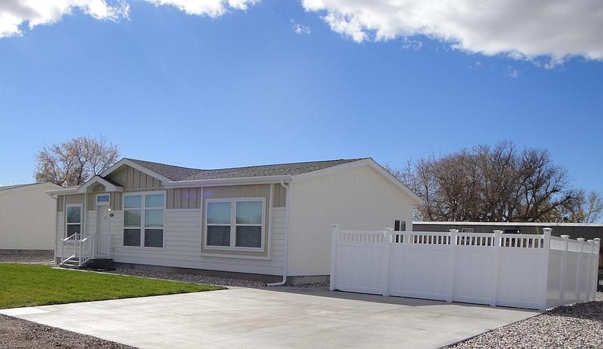 611 E. Allison. Parking for 2 cars. Fenced patio.