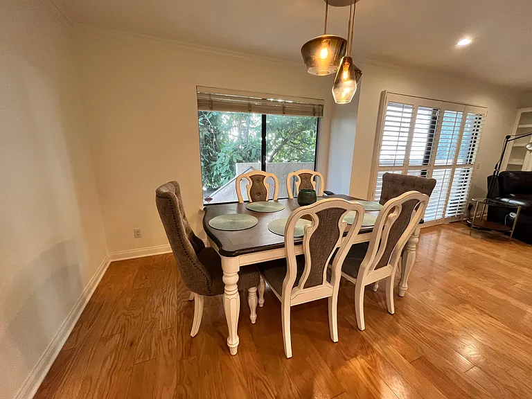 1910 Pelham Ave #4 — Photo 18