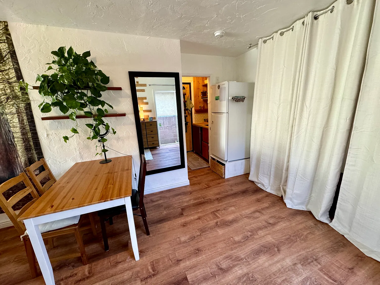 Studio, 300 sqft, $2,000 — Photo 4