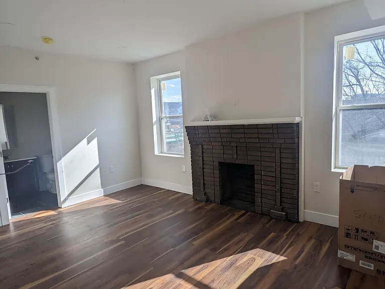 518 N State St #1 — Photo 11