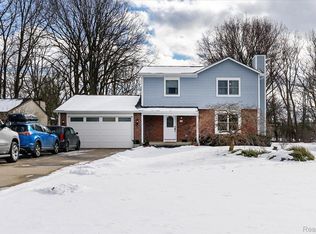 645 Grace Ave, Rochester Hills, MI 48307