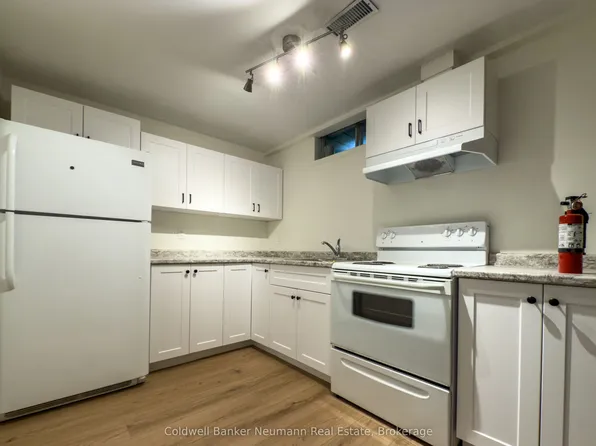 14 McElderry Rd, Guelph, ON N1G 4K3