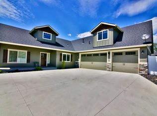 10715 N Murcia Ln, Hayden Lake, ID 83835