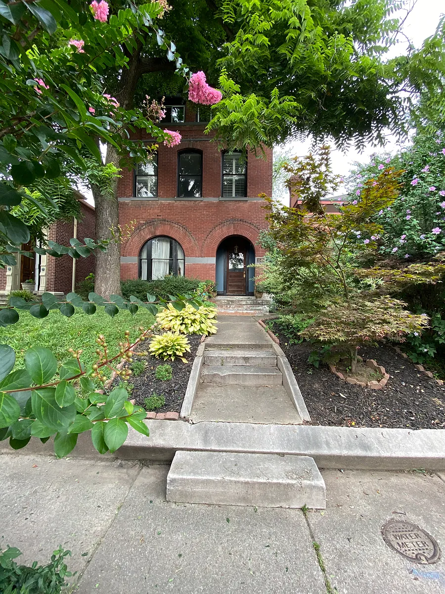 Building Photo - 1140 S Floyd St