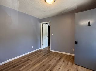 212 W School St #1, Leesburg, IN 46538