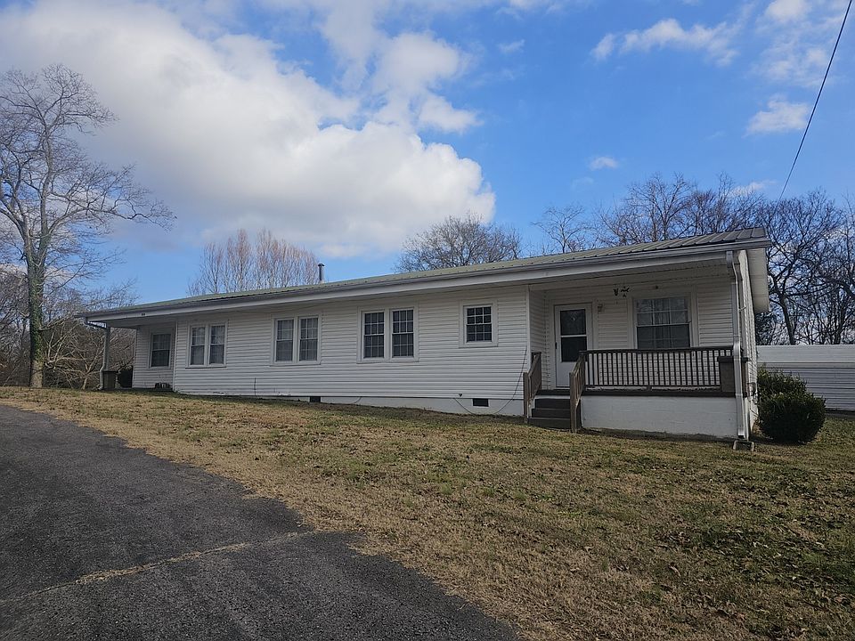 1st image of 210 Twin Oaks Rd