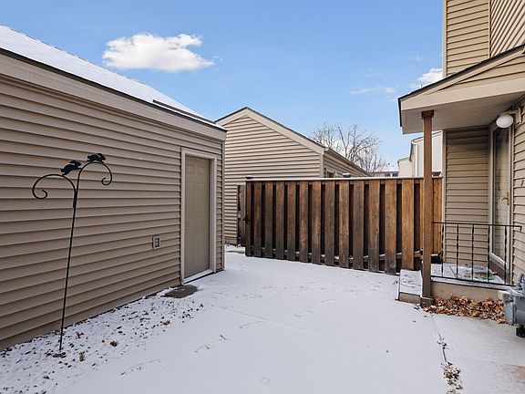 4th image of 1563 N Oberlin Cir