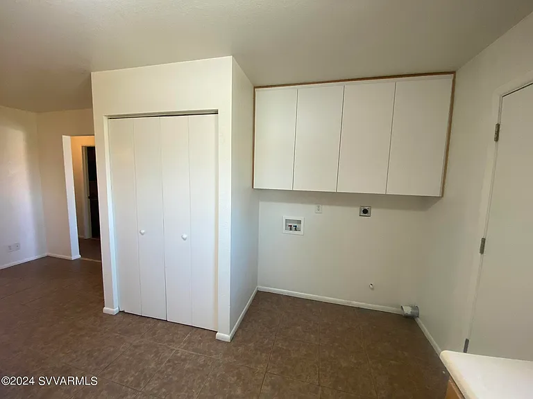 126 E Paula Cir #B — Photo 6