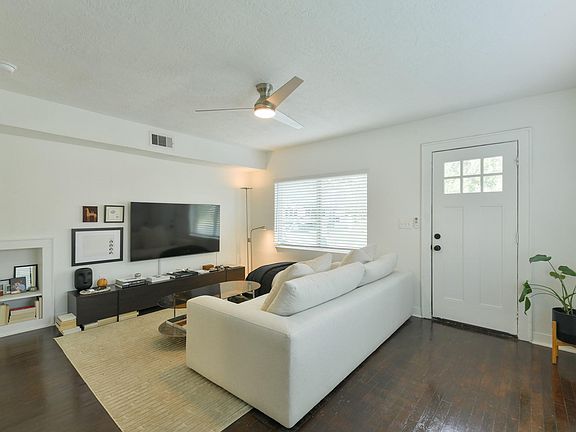 3rd image of 4203 Rusk St APT 1