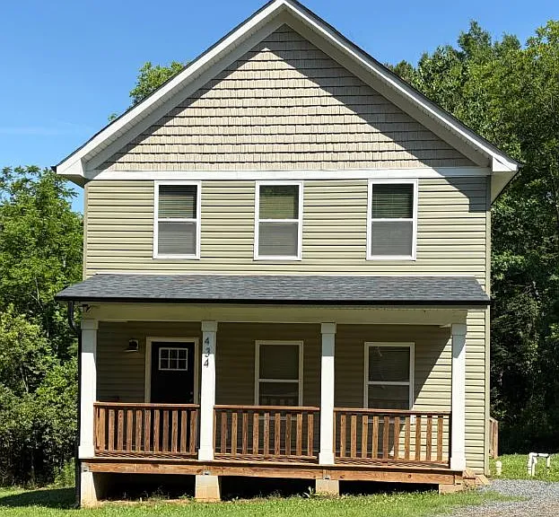 434 Amber St — Photo 1