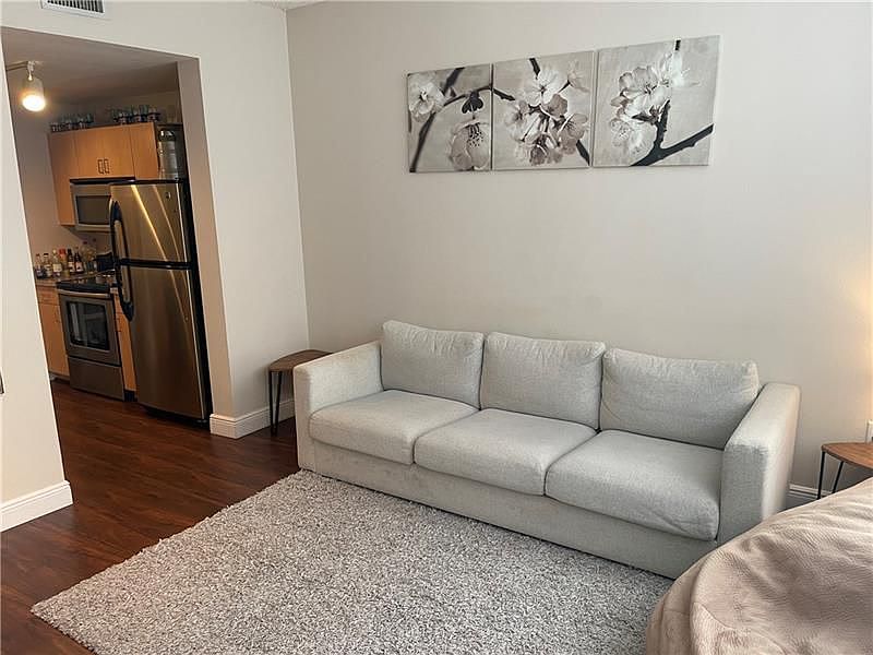 1st image of 533 NE 3rd Ave APT 340