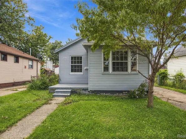 8212 Republic Ave, Warren, MI 48089
