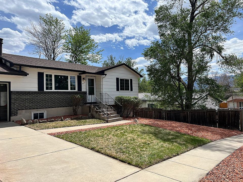1st image of 403 Maplewood Dr