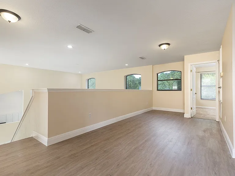 1585 Cherry Ridge Dr — Photo 23