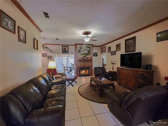 2nd image of 2001 Zenaida Ave