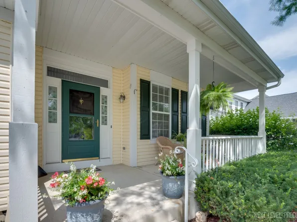 3165 Husking Peg Ln, Geneva, IL 60134