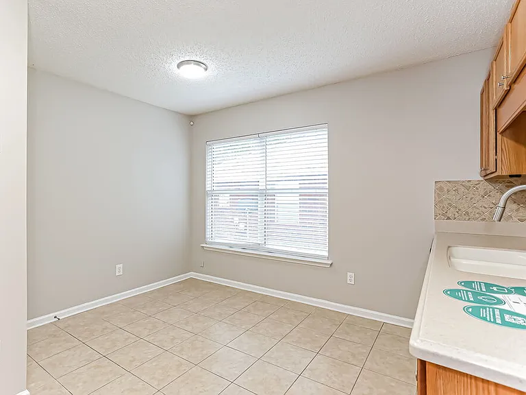 1027 Preakness Ct — Photo 8