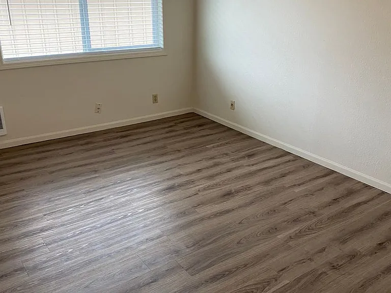 742 32nd Ave SE #7 — Photo 16