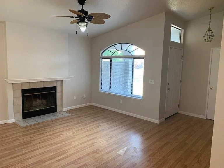 8228 Bluehaven Ct — Photo 2