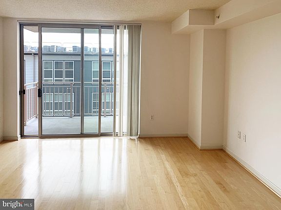 5th image of 2726 Gallows Rd APT 705