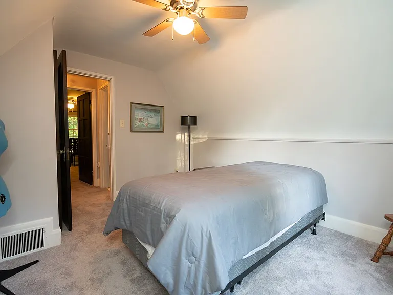 608 Highland Ave — Photo 7