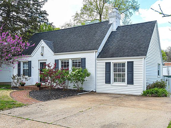 2nd image of 10 Stratford Ln