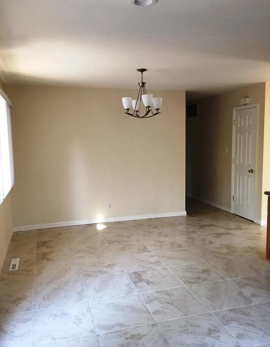 4 bed, 1302 sqft, $5,100 — Photo 4