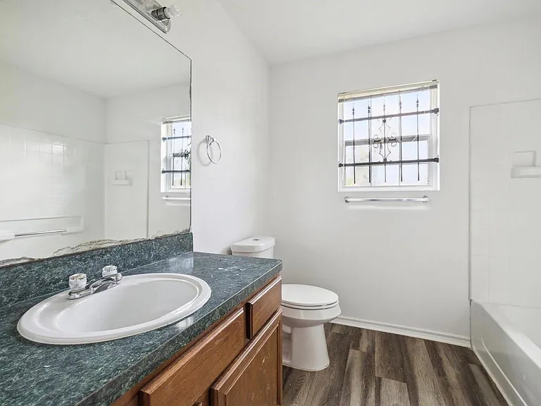 3229 Persimmon St #A — Photo 8