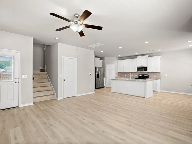 11804 Clayton Creek Ave — Photo 2