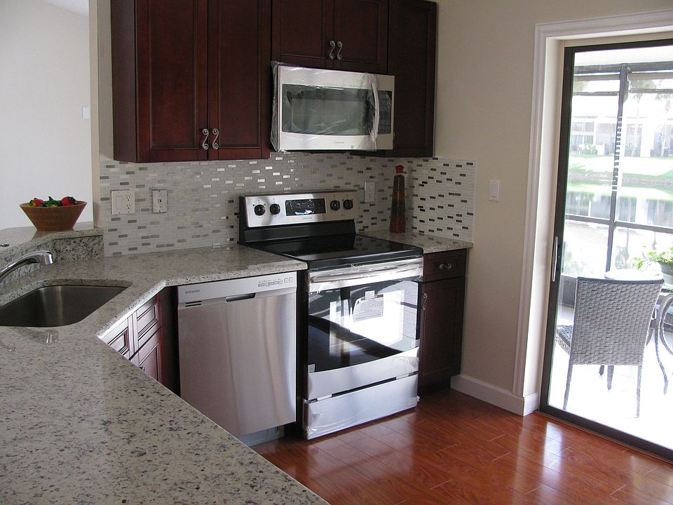 1st image of 194 NW 47th Ave