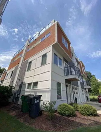 3 bed, 1627 sqft, $3,200 — Photo 2