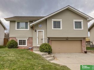 7967 Curtis Ave, Omaha, NE 68134