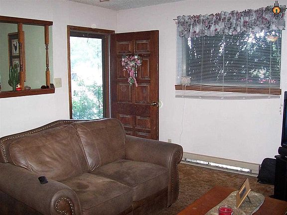 5th image of 1005 N Avenue B
