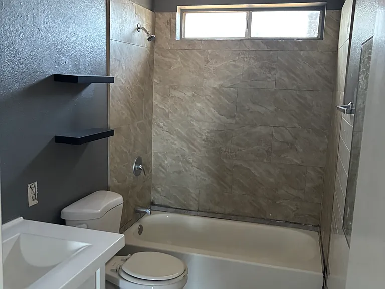 2146 E Holladay St — Photo 7
