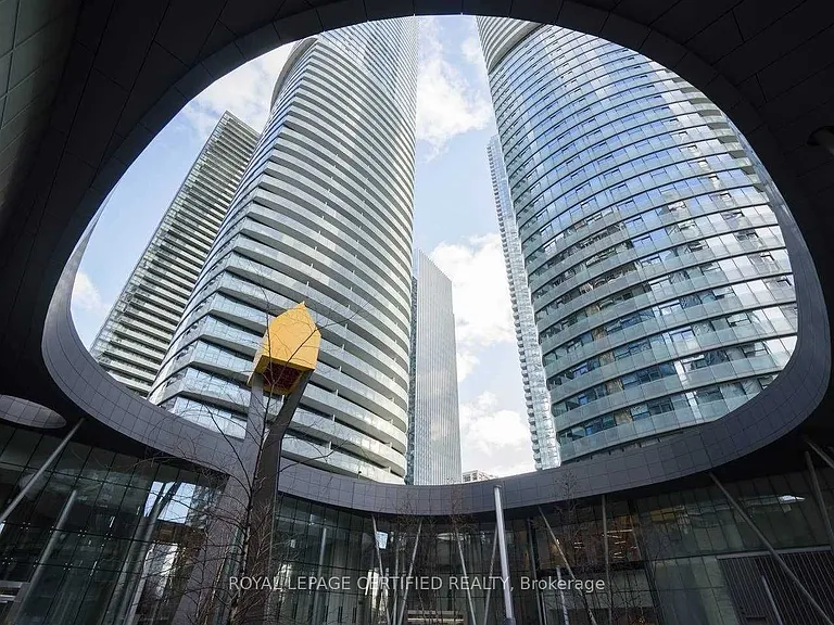 14 York St #4407 — Photo 11