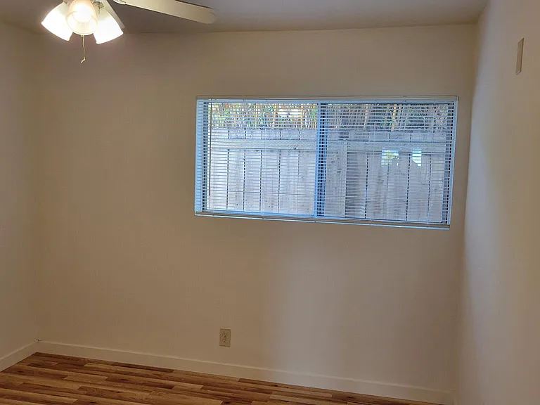 676 Flower Ave #2 — Photo 14