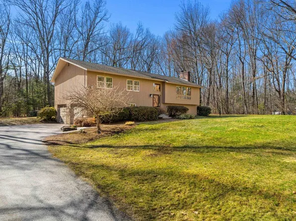 11 Mulberry Lane, Bedford, NH 03110