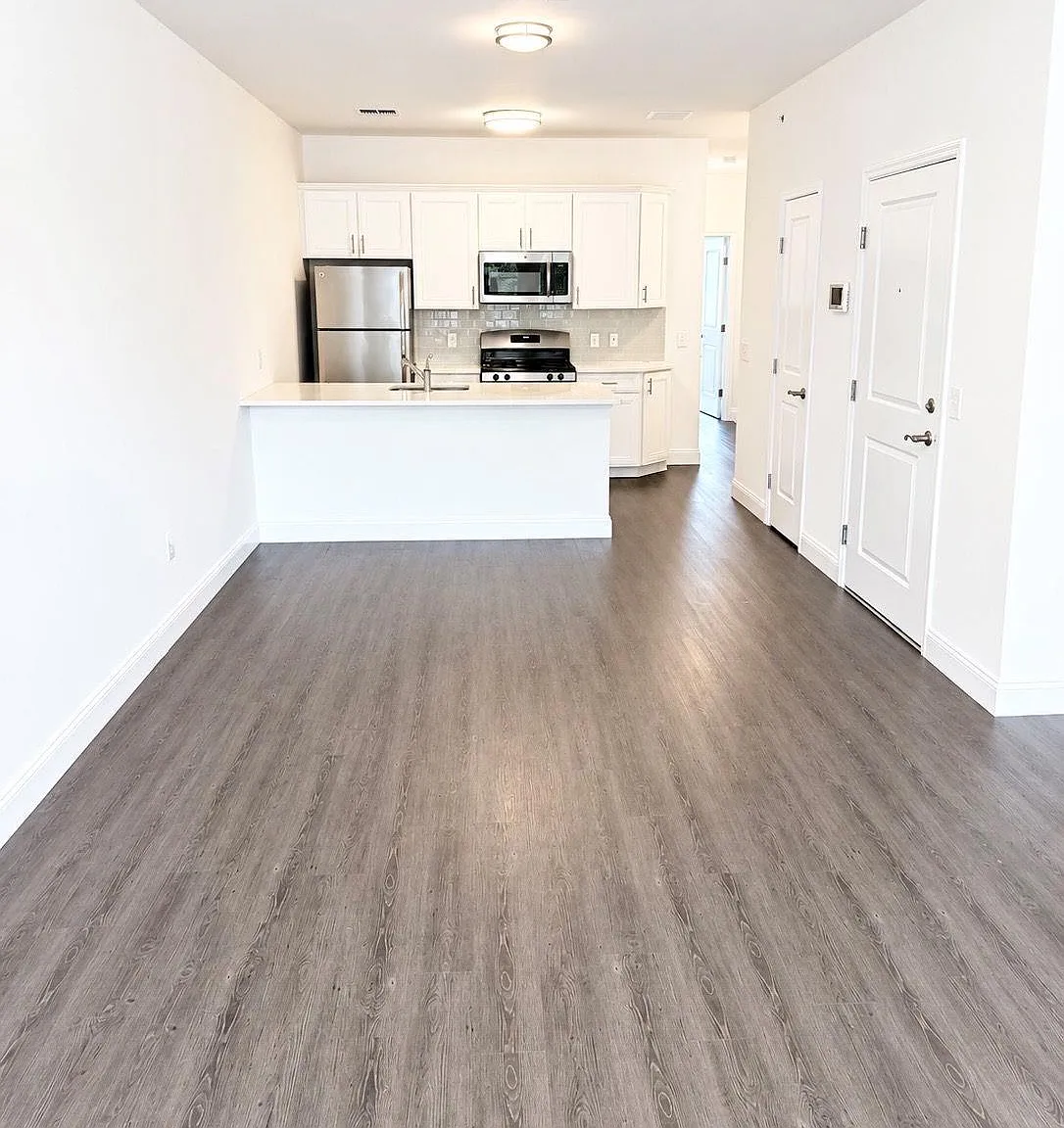 1046 New York Ave — Photo 2