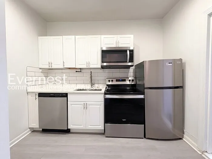2444 Callow Ave #B — Photo 2