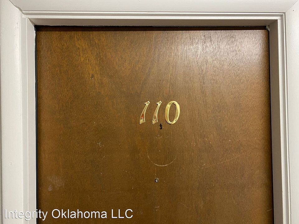 1st image of 3805 N Rockwell Ave #110