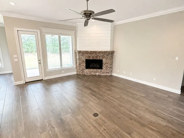 2067 Highpoint Pl — Photo 2