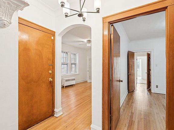 3rd image of 8841 S Dante Ave