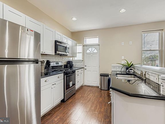 3rd image of 4155 Fairview Ave