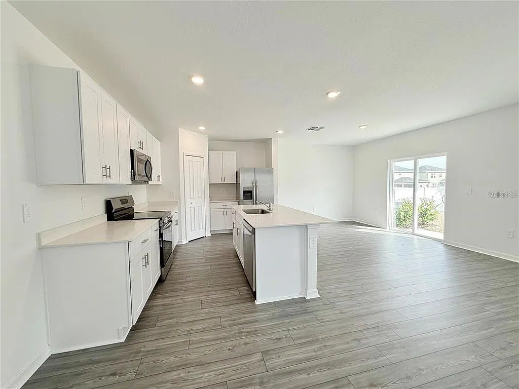 4 bed, 2.5 bath, 1879 sqft, $2,150 — Photo 4