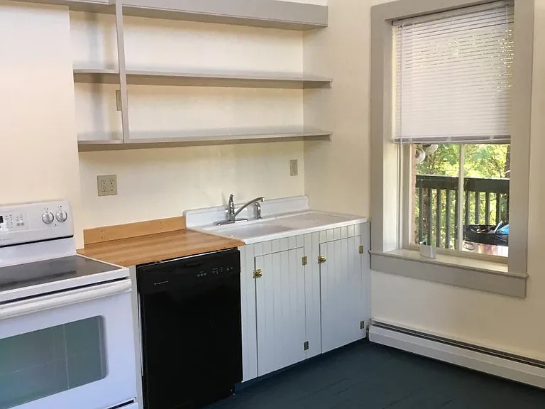Vaulted ceiling in kitchen for open, bright space