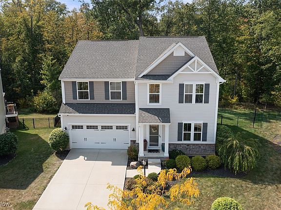 2nd image of 3235 Fallen Brook Ln