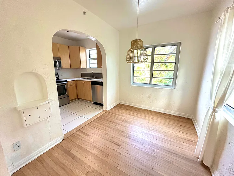1534 Euclid Ave #D — Photo 6
