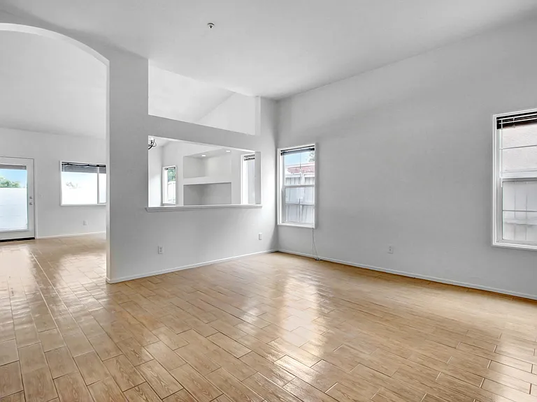 16618 Windcrest Dr — Photo 2