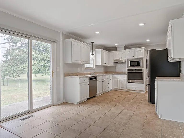 513 Meadowlark Ln — Photo 11